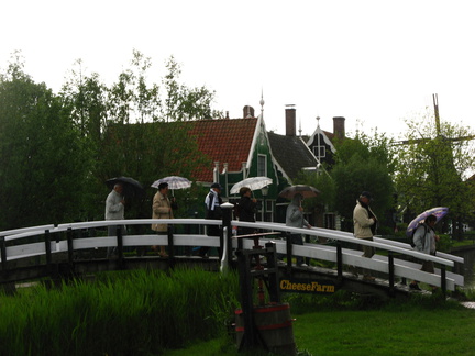 IMG 4240 - Lot of Chinese people on the Zaanse Schans