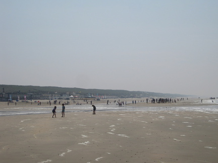 IMG 6840 - Na uren lege stranden weer veel mensen op het strand