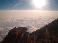 Zonsondergang boven de wolken, op 4220 meter hoogte