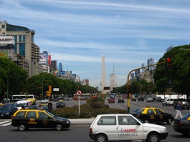 De brede Avenida de May