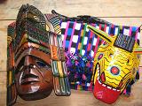 Onze souvenirs, 2 maskers en een traje tipico de San Pedro