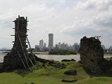 Ruines van Panama Viejo, met het huidige Panama City op de achtergrond