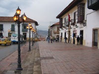 Plaza de Bolivar, Tunja, bij schemering