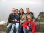 Sander, Danny, MariaPaula, Bas en Eelco bovenop Monserrate