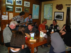 IMG_2642_Een_gezellige_avond_in_het_hostel