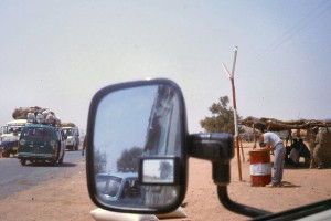 Roadblock in Niger, stiekem een foto genomen