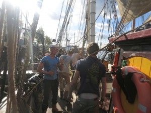 Lossen van de lading op de NDSM-werf